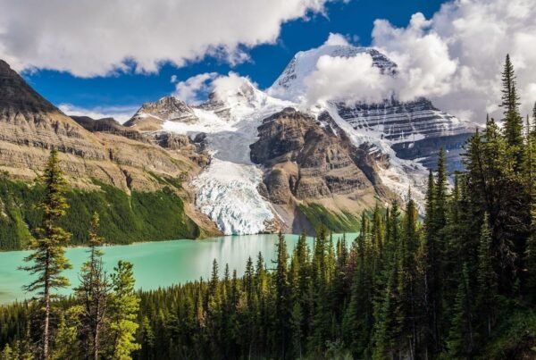 Berg Lake and Mount Robson Hike