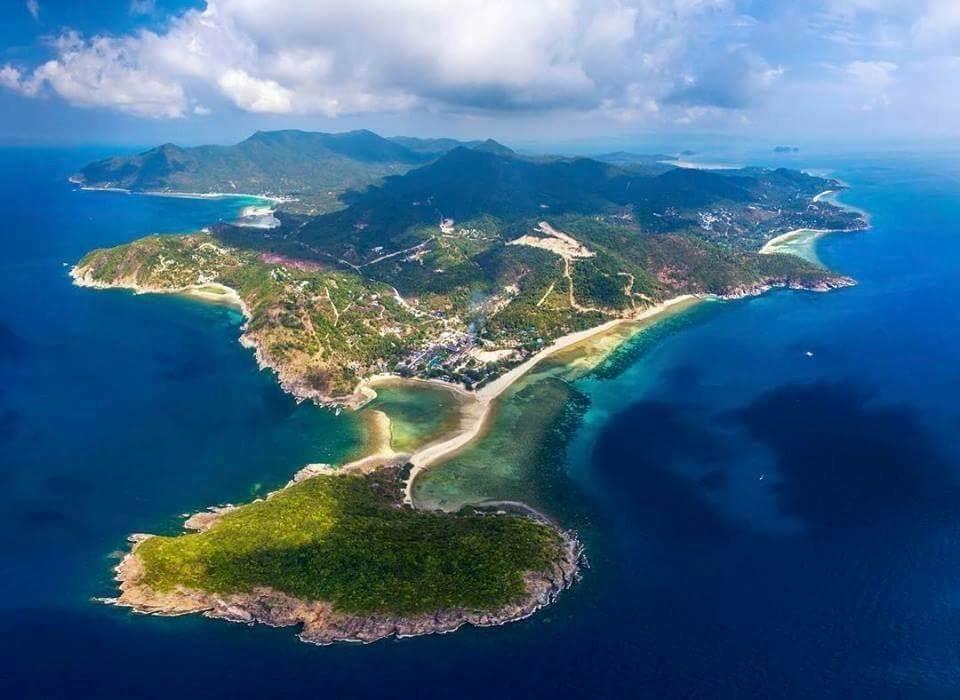 An aerial shot of Mae Haad on the northwest coast of Koh Phangan.