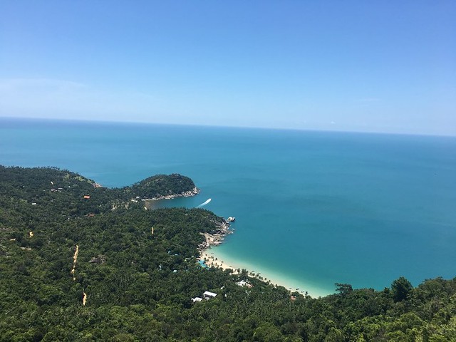 The Tri-Bays Lookout of Why Nam, Haad Thien and Haad Yuan.